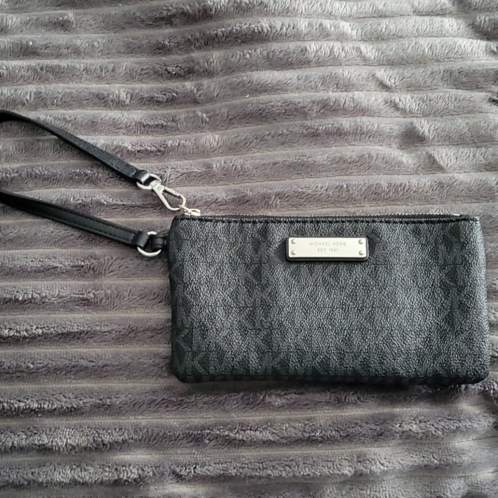 MK wristlet
